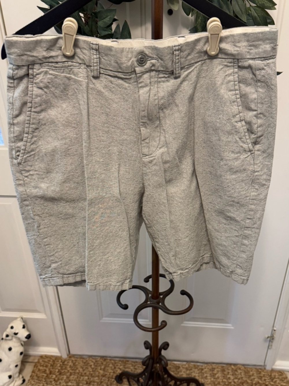 Old Navy Ultimate Slim Light Gray Linen Blend Shorts 34